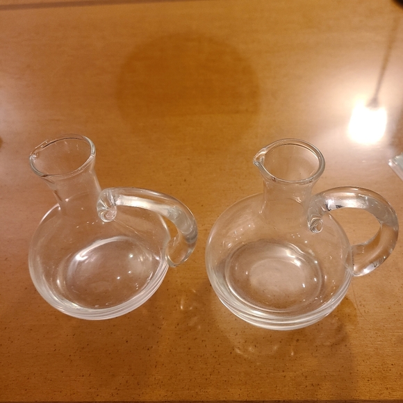 2 Glass Oil and Vinegar Cruets - Picture 4 of 5
